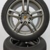 Originele Porsche Panamera 19 inch velgen met winterbanden