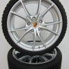 Originele Porsche 20 inch 911 991 4 en 4S MKII velgen met winterbanden