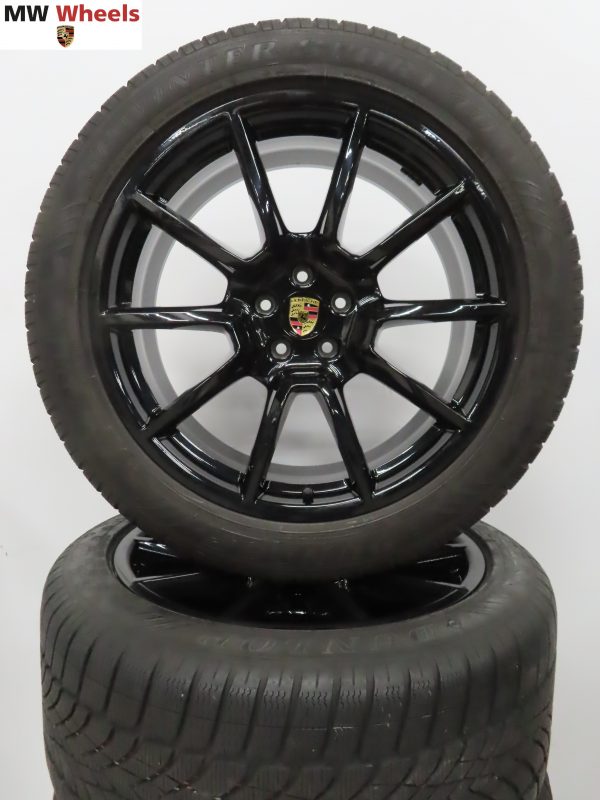 Originele Porsche 20 inch velgen Macan sport design met winterbanden