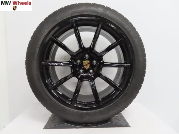 Originele Porsche 20 inch velgen Macan sport design met winterbanden - Afbeelding 2