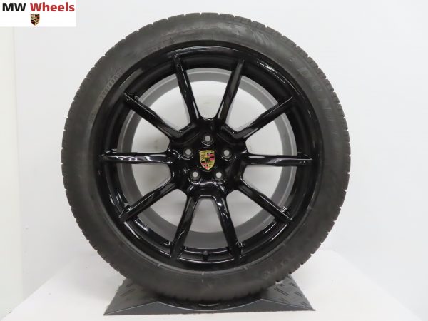 Originele Porsche 20 inch velgen Macan sport design met winterbanden - Afbeelding 3