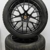Originele Porsche Macan 20 inch velgen RS Spyder Satijn zwart met nieuwe Dunlop winterbanden