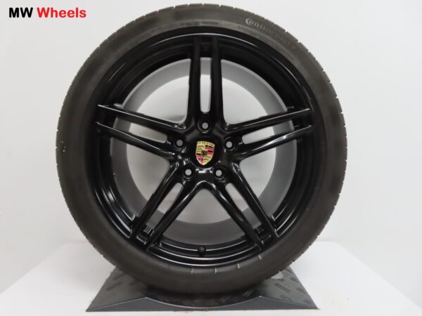 Originele Porsche 19 inch velgen 911 991 MKII 2 en 2 S winterbanden - Afbeelding 2