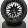 Originele Porsche Cayenne 20 inch RS Spyder velgen HG zwart met winterbanden