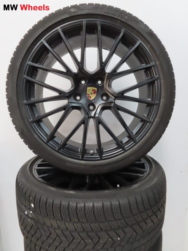 Originele Porsche 22 inch velgen Cayenne Coupe RS spyder met Pirelli winterbanden