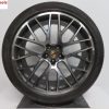 Originele Porsche Macan RS Spyder 21 inch velgen met Pirelli zomerbanden - Afbeelding 2