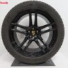 Originele Porsche Macan Turbo 20 inch velgen HG zwart met Michelin winterbanden - Afbeelding 3