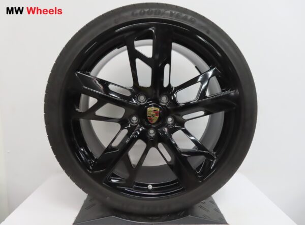 Originele Porsche Taycan 21 inch velgen Cross Tourismo met zomerbanden - Afbeelding 5
