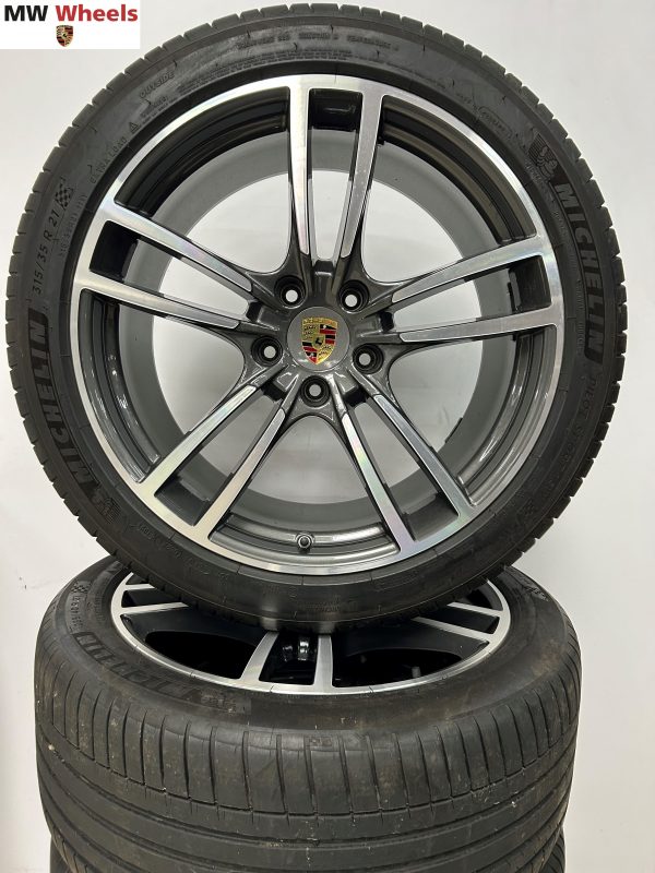 Originele Porsche Cayenne Turbo 9Y0 SUV 21 inch velgen met Pirelli zomerbanden