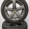 Originele Porsche 19 inch velgen Macan Classic met Pirelli winterbanden