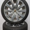 Originele Porsche Taycan 20 inch velgen met Goodyear winterbanden
