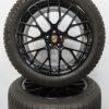 Originele Porsche Macan 20 inch velgen GTS RS Spyder met Michelin winterbanden