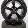 Originele Porsche 911 992 20 en 21 inch velgen exclusive design satin zwart met zomerbanden